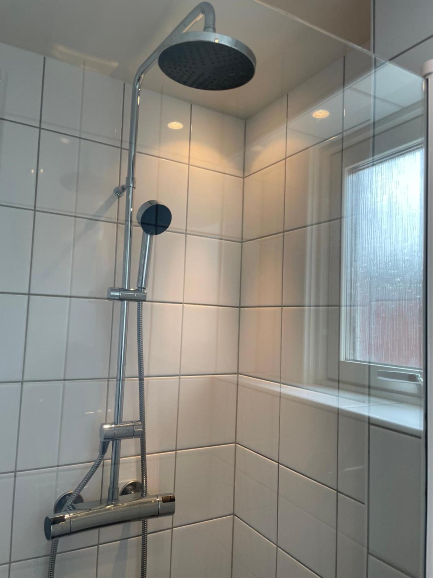 Annies Hus - Very Nice 2 Bedroom Apt Top Floor Strömstad Exterior foto